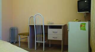 Гостиница Маски Петрозаводск Стандартный двухместный номер с 2 отдельными кроватями-9