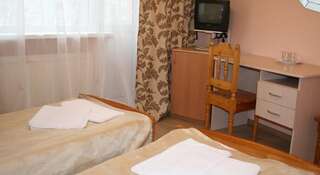 Гостиница Маски Петрозаводск Стандартный двухместный номер с 2 отдельными кроватями-6